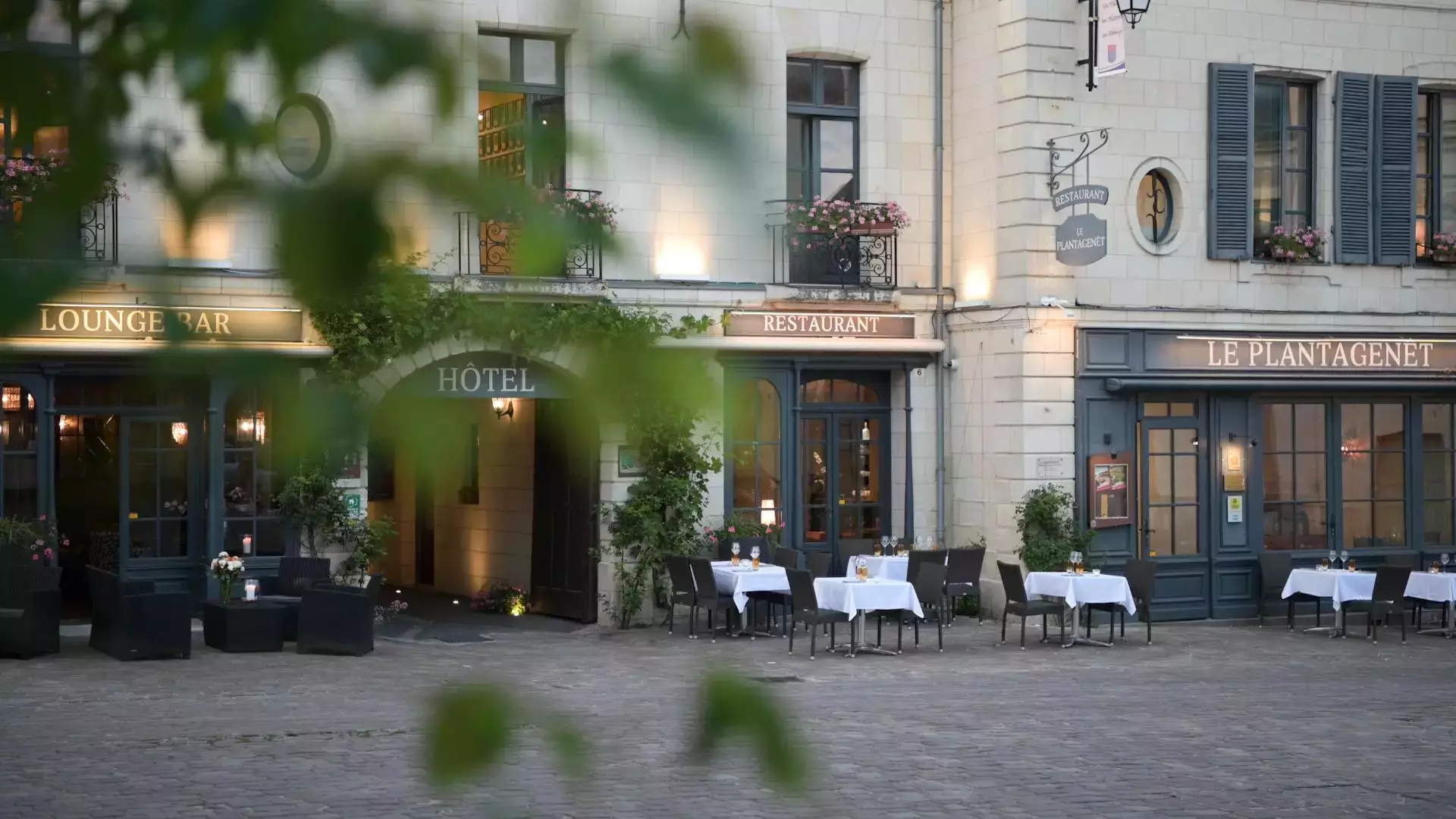 Hotel & restaurant tegenover de abdij van Fontevraud